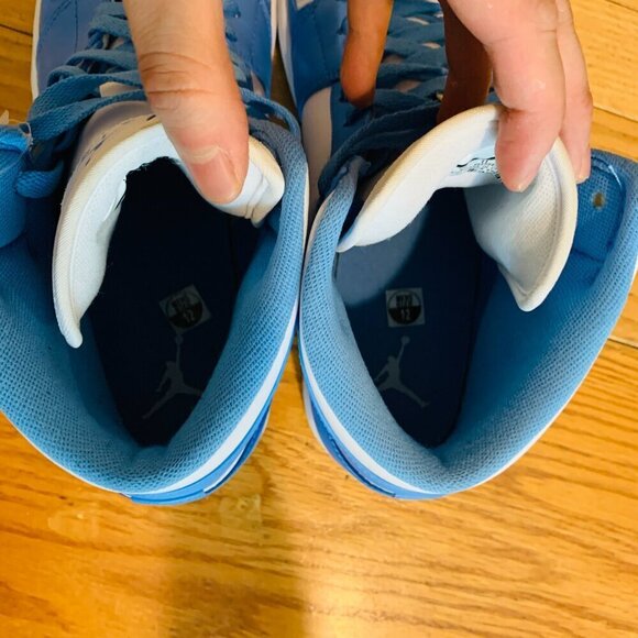 Nike Air Jordan 1 Retro Mid Unc / University Blue 554724-106 Size 12 - Picture 16 of 16